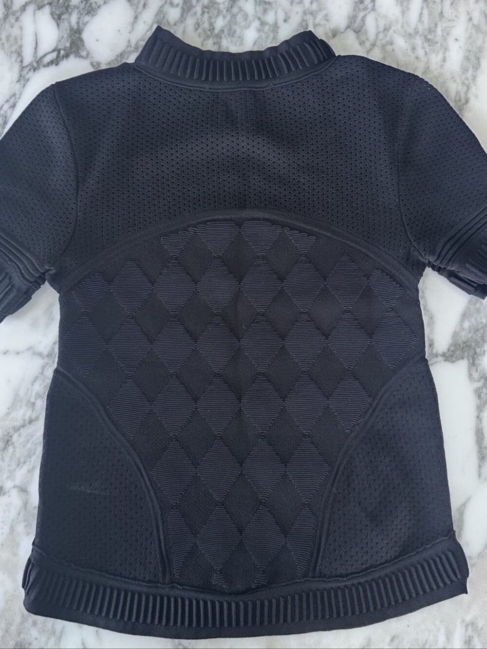 Scanlan Theodore Black Crepe Knit Quilted Diamond Top | Medium